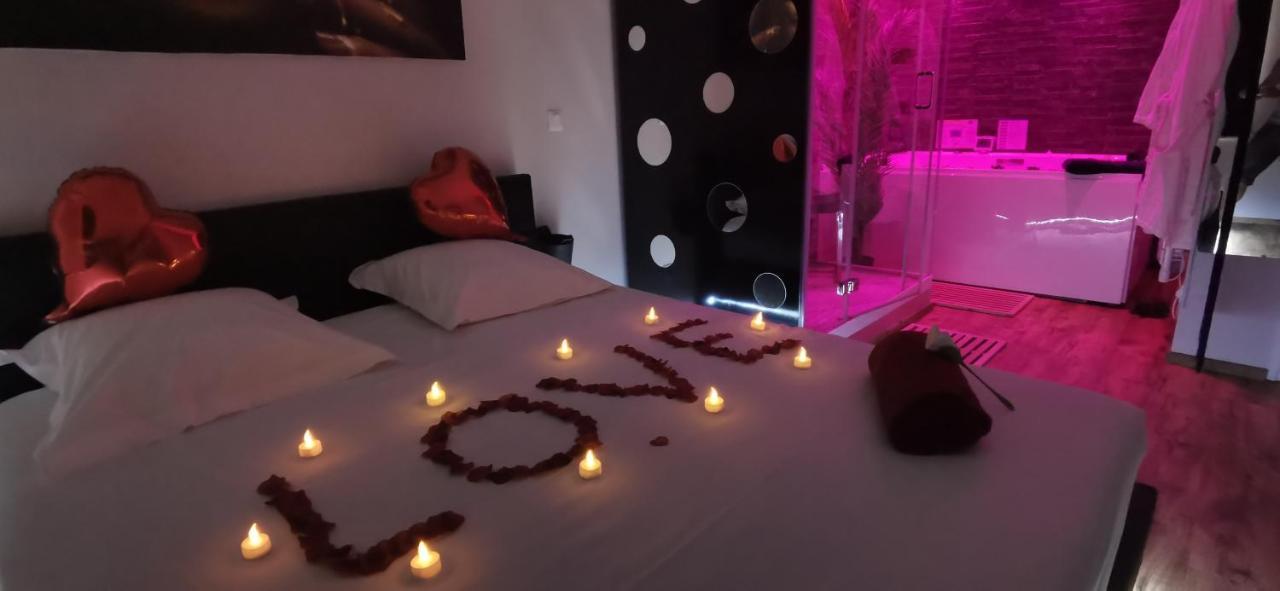Spa Privatif Love Room, Le Hammam Et Bulles, Chez Nuits Chartraines Chartres Kültér fotó